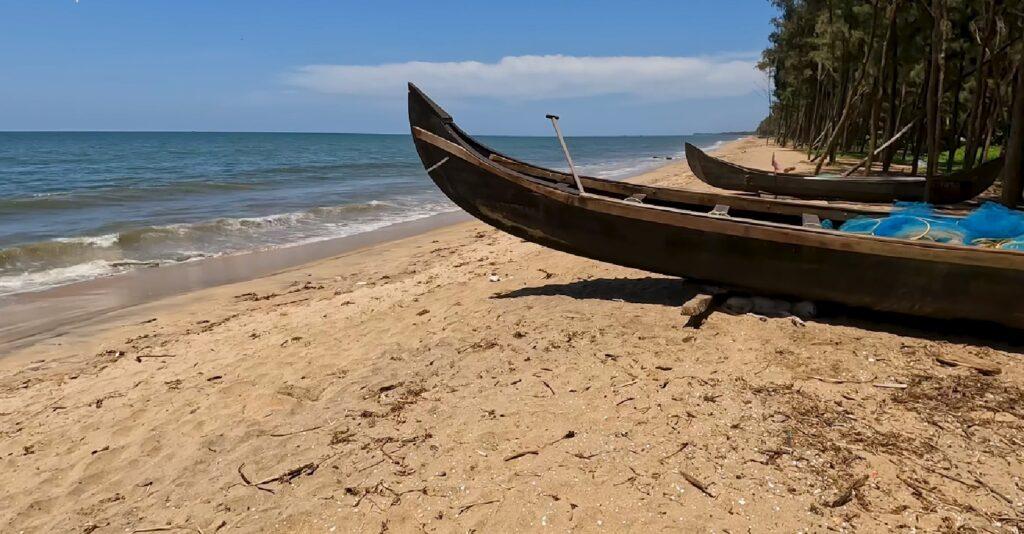 Kuzhupilly Beach