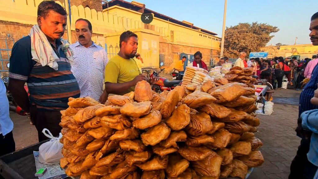 Puri beach See food image