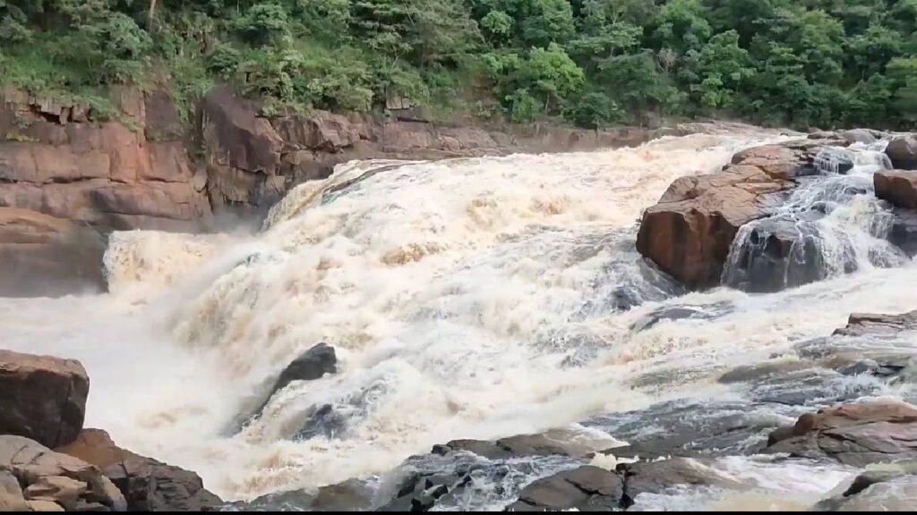 Putudi Waterfall